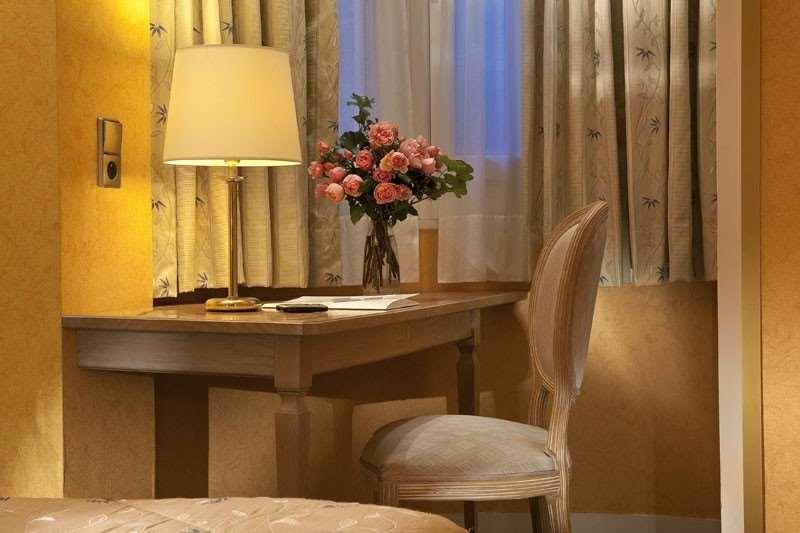 Cecilia Arc De Triomphe Hotel Paris Ruang foto